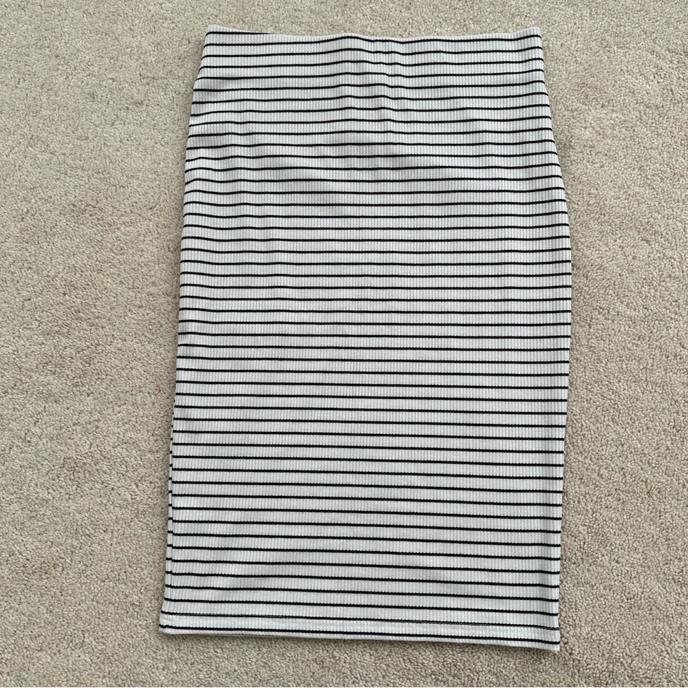 F21 Ribbed Pencil skirt size M